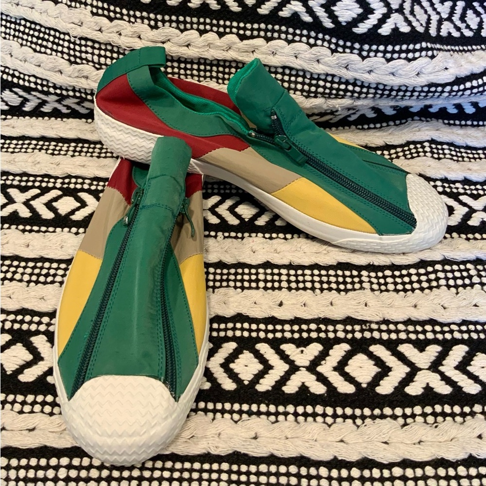 Laochra Canvas Shoes Men Size 10 EU 44 Casual Shoes Slip Ons Color Block Loafers